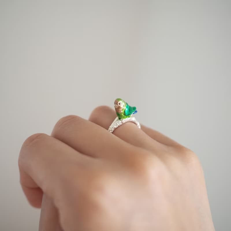 手乗りコザクラインコのリング