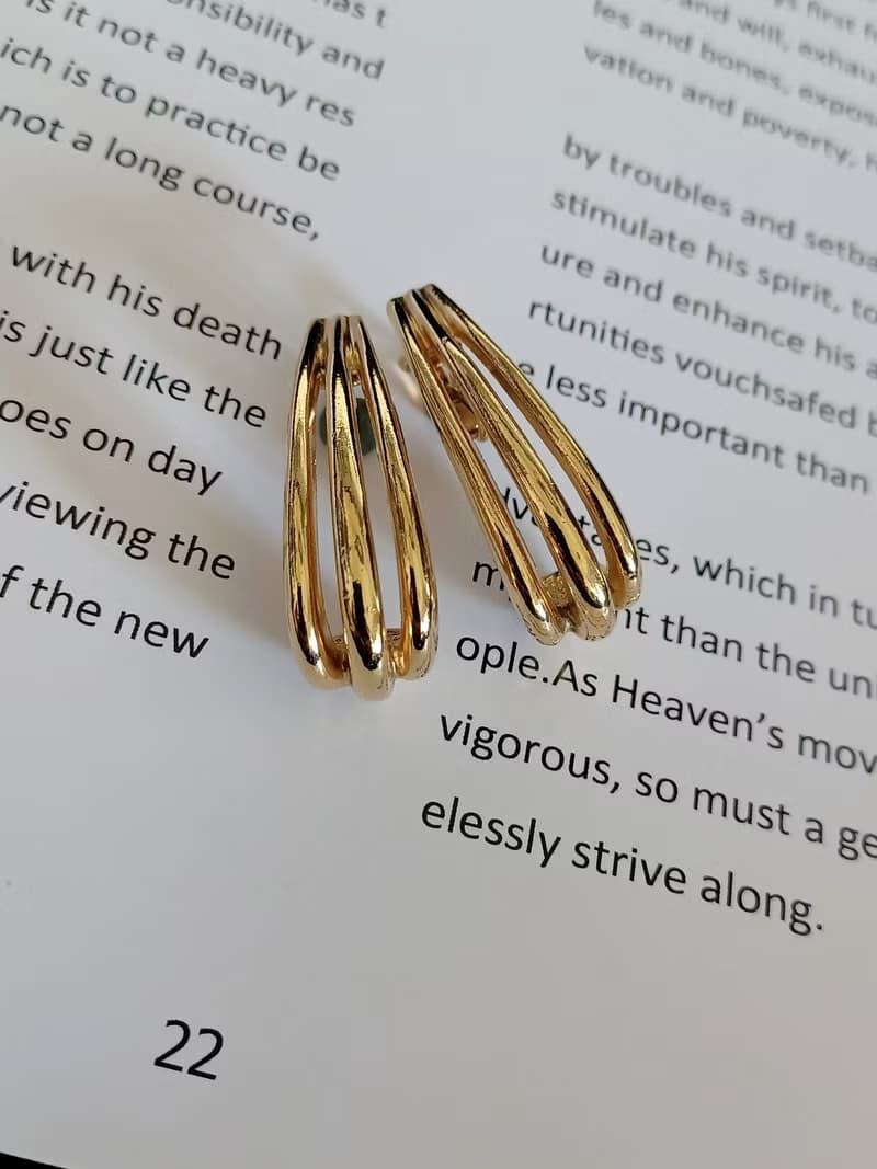 vintage jewelry  古典金色勾型夾式耳環