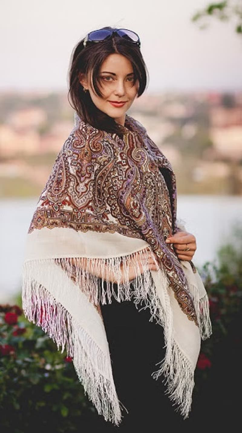 Pavlovo Posad Russian Shawl 100% Wool Scarf 125x125 cm Wrap Silk Fringe 1008-2