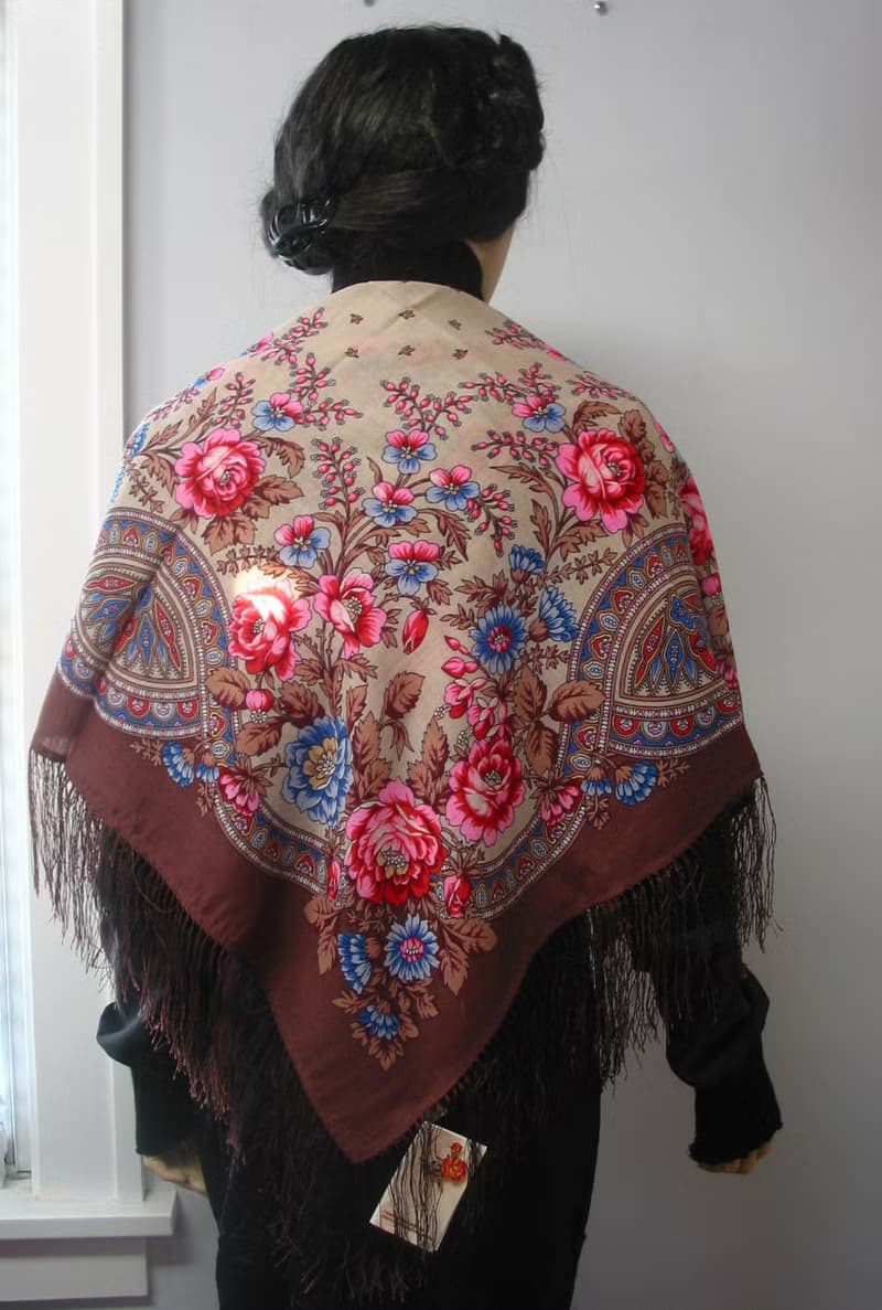 Authentic Pavlovo Posad Russian Shawl Scarf Soft 100% Wool 89x89 cm 1453-16