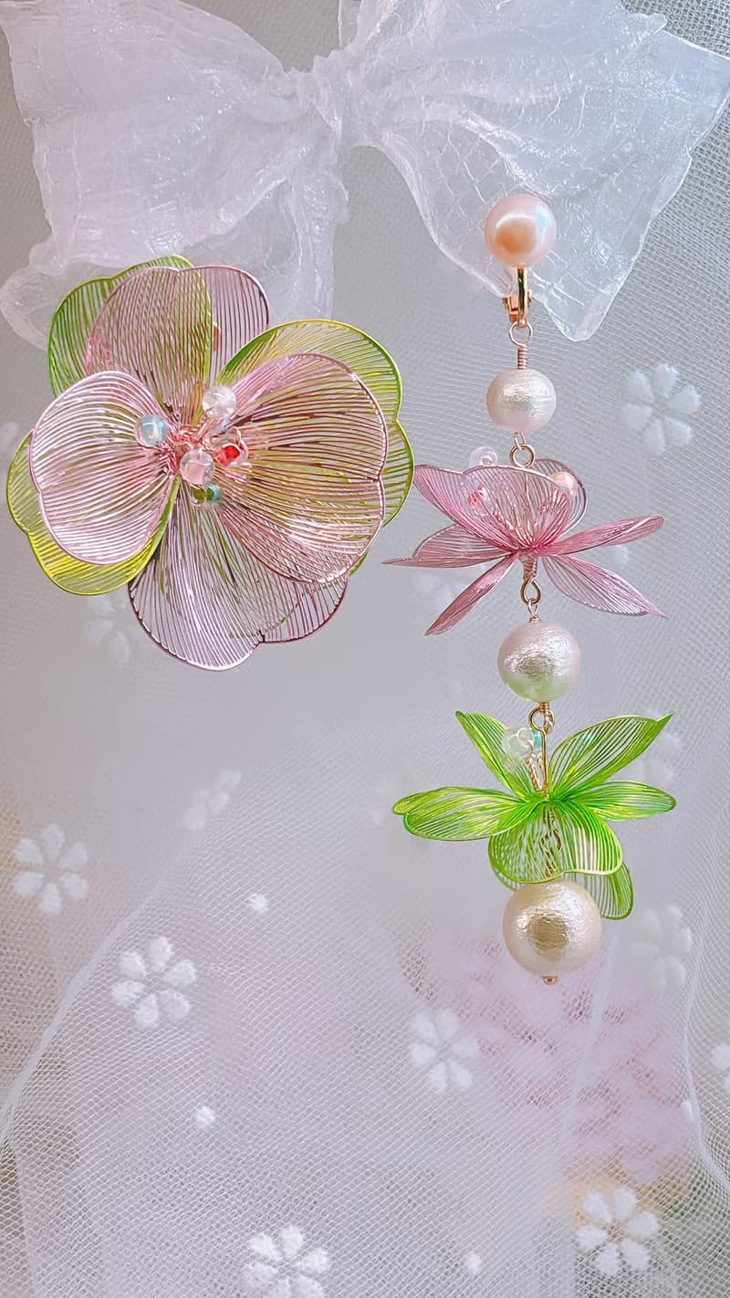 小華麗大花花 垂墜耳環 貼耳式耳環 不對稱設計 耳夾 耳針