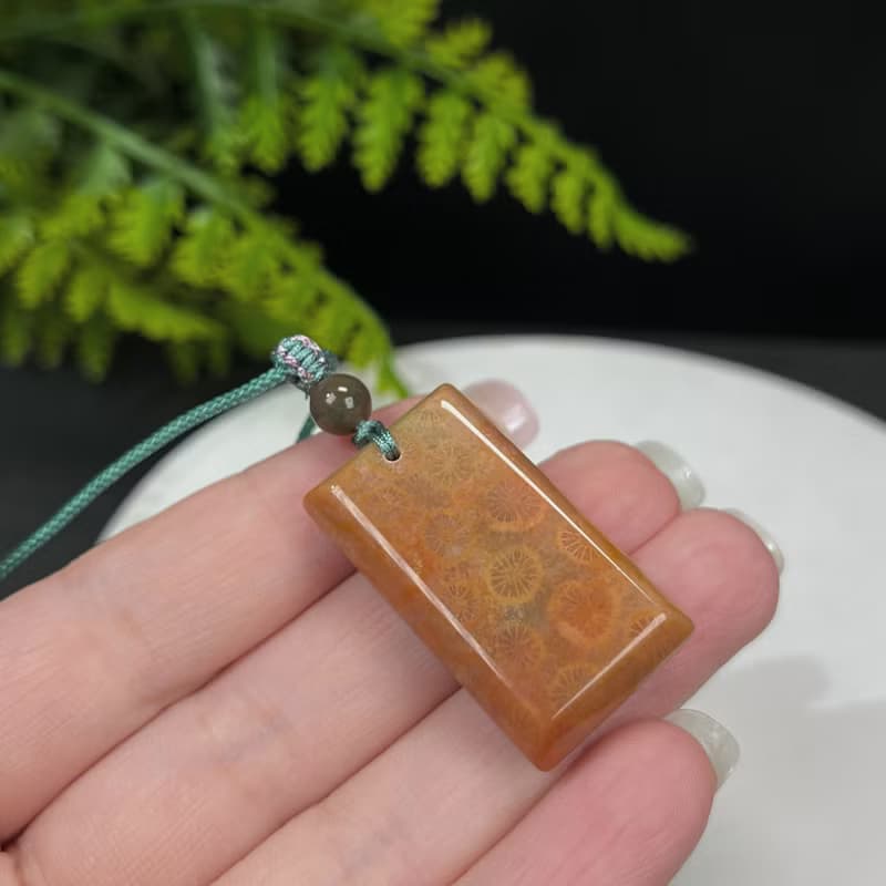 天然珊瑚玉吊墜冰潤玉化檸檬片長方形無事牌菊花玉項錬辟邪聚財