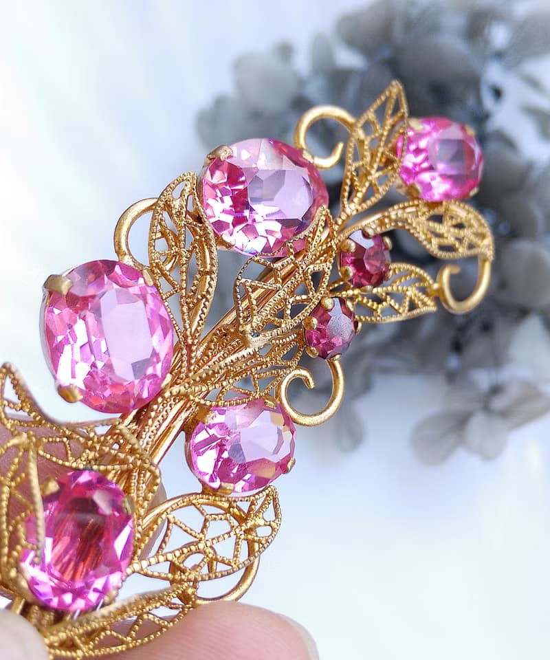 Vintage Jewelry 西洋古董飾品 金絲 簍空 粉紅萊茵鑽 花束 別針