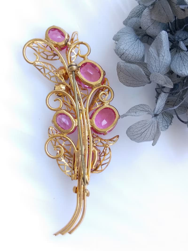 Vintage Jewelry 西洋古董飾品 金絲 簍空 粉紅萊茵鑽 花束 別針