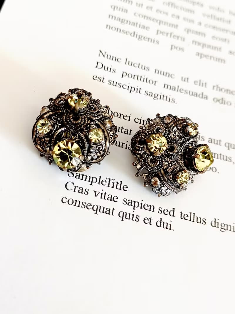 vintage jewelry  西德製 古董儽絲綴萊茵鑽造型 夾式耳環