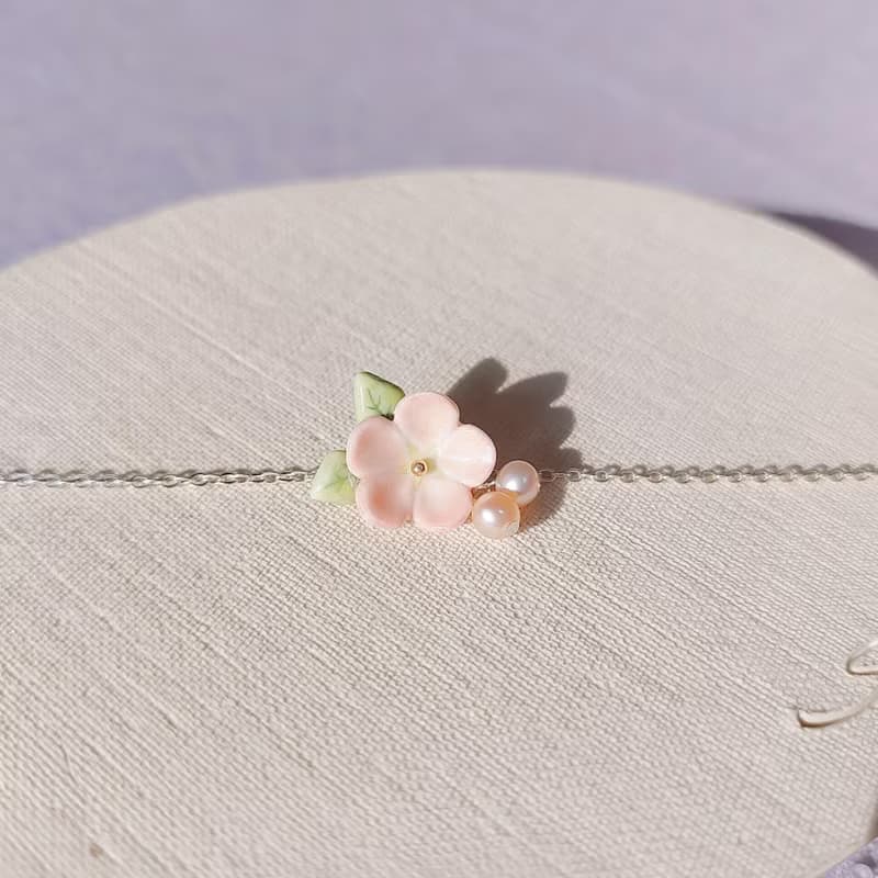 【花語系列】三葉海棠花耳環 • Smile //925純銀