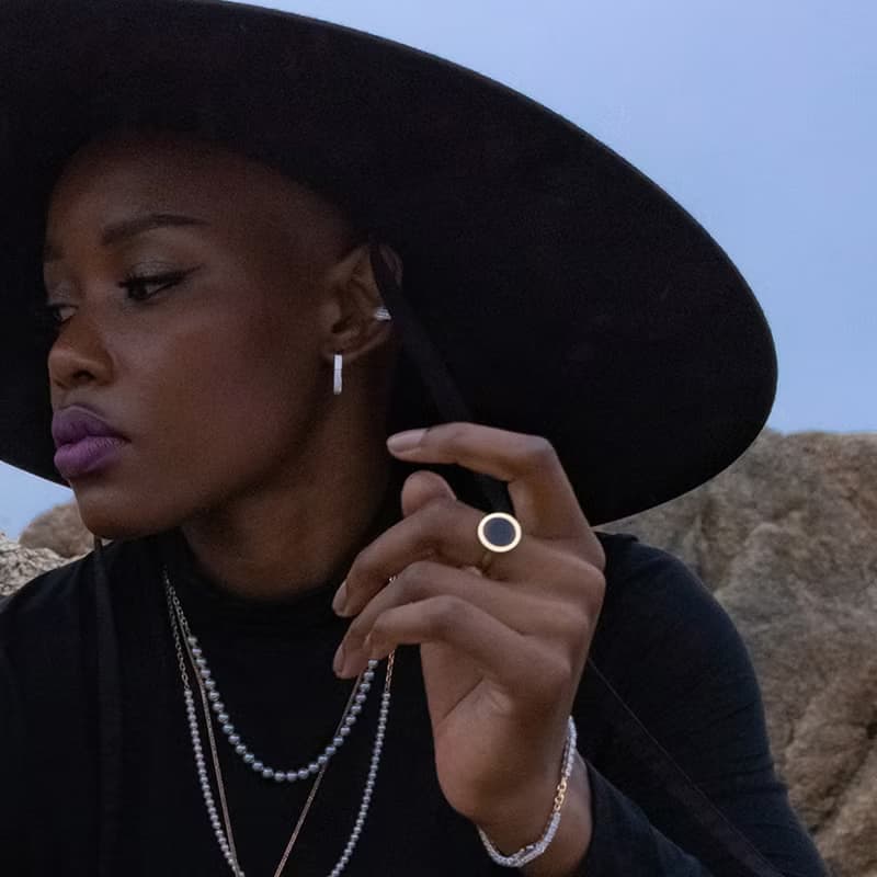 NCT PICK | ROCA ROUND ONYX RING