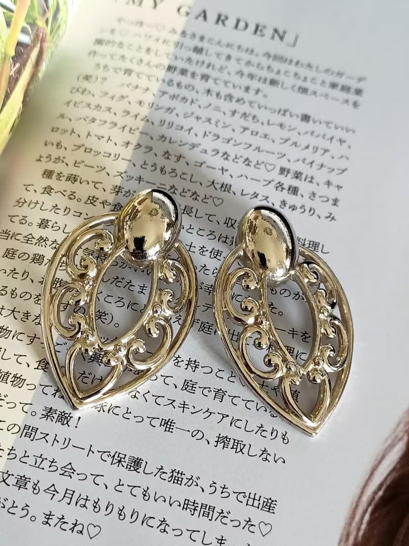 vintage jewelry  唯美氣質騰雲造型 針式耳環