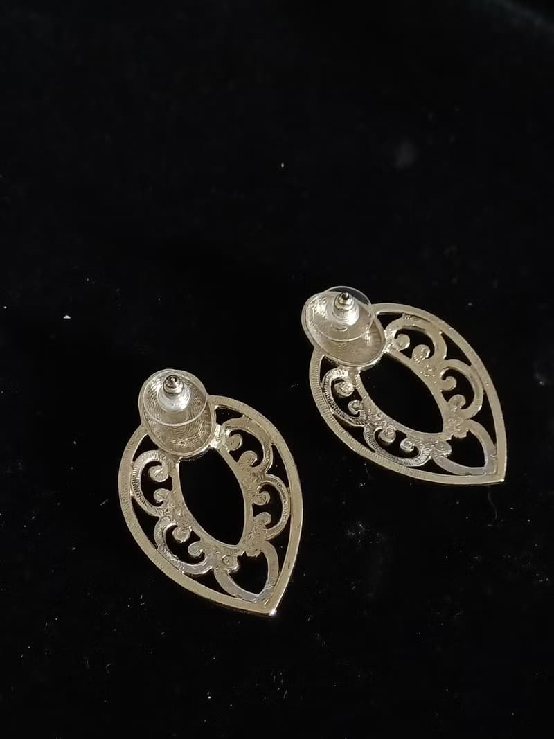 vintage jewelry  唯美氣質騰雲造型 針式耳環