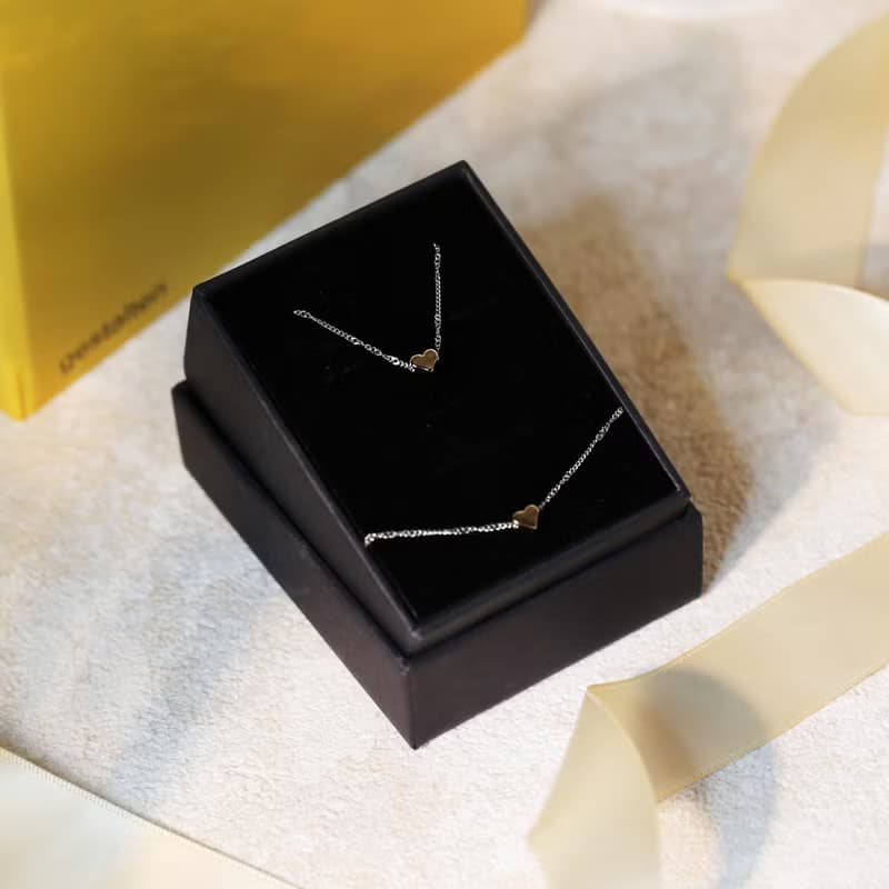 白色情人節限定禮盒組-質感小金心手鍊+項鍊