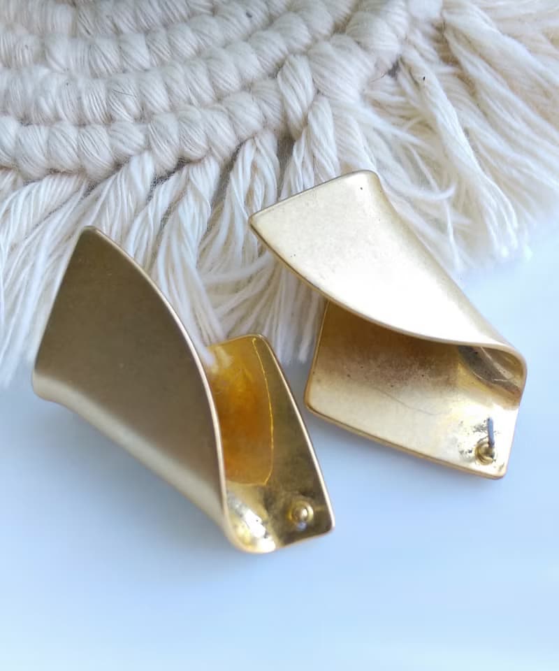 Vintage Jewelry 西洋古董飾品  啞光 金色調 簡約彎折 針式耳環