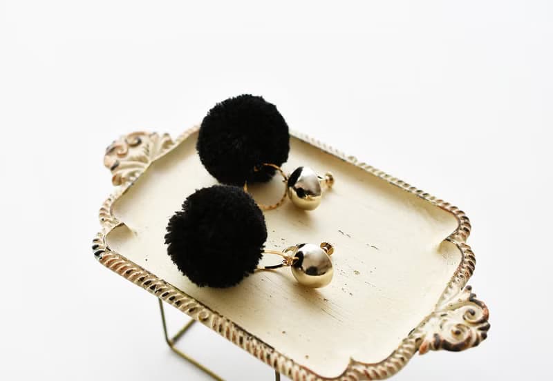 イヤリング/Pompon tassel earrings/Gold dome