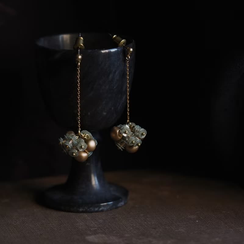 古典亮片垂墜花球耳環 綠金