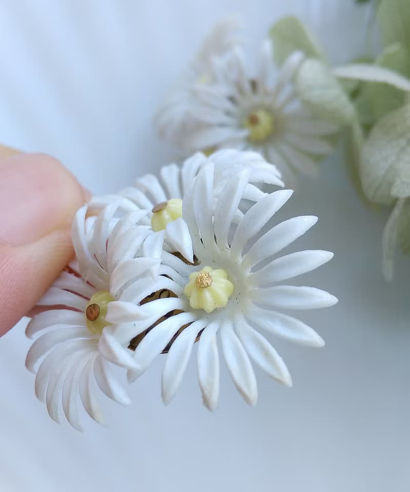 Vintage Jewelry 西洋古董飾品 軟膠 白色系 花卉 小花 針式耳環