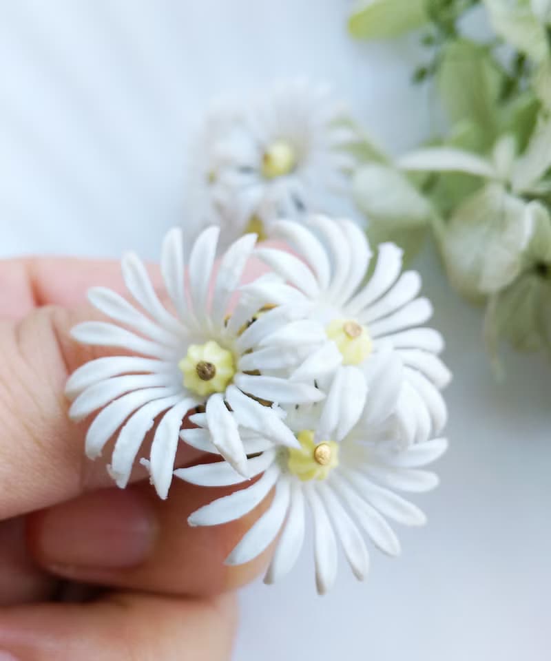 Vintage Jewelry 西洋古董飾品 軟膠 白色系 花卉 小花 針式耳環