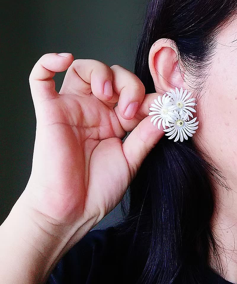 Vintage Jewelry 西洋古董飾品 軟膠 白色系 花卉 小花 針式耳環