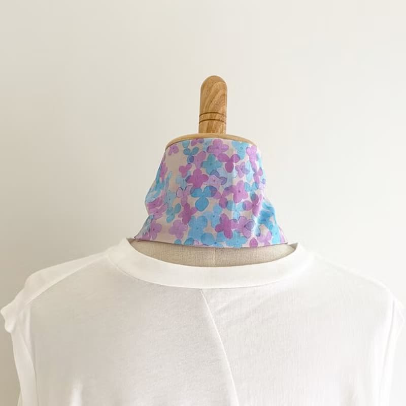 紫陽花デザイン　ターバンにもなる春夏のスカーフ　保冷剤ポケット付きで涼しく使える　アジサイ柄のネッククーラー　ヘアバンド　コットン　自然素材