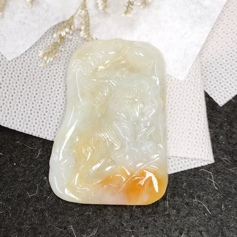 飄黃翡翡翠上山虎牌項鍊 | 天然緬甸玉A貨翡翠 | 送禮