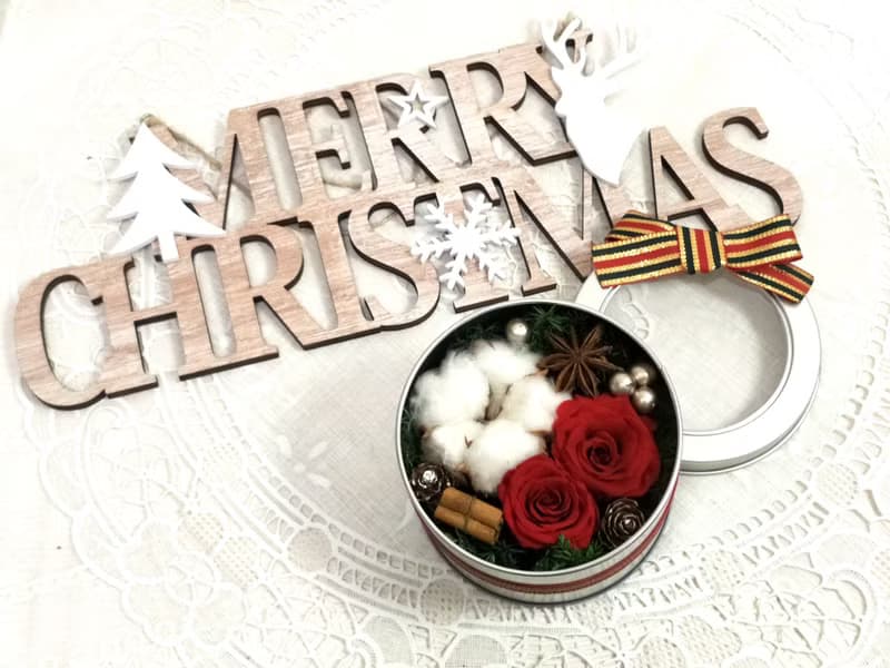  l 聖誕快樂 開窗鐵盒不凋花禮 l *聖誕節*耶誕節*Merry Christmas*裝飾*不凋花.恆星花.永生花*交換禮物