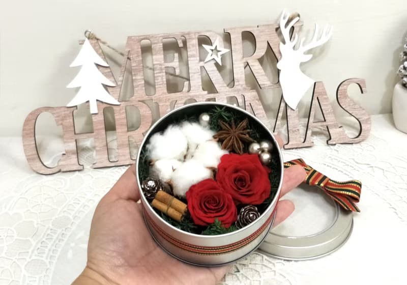  l 聖誕快樂 開窗鐵盒不凋花禮 l *聖誕節*耶誕節*Merry Christmas*裝飾*不凋花.恆星花.永生花*交換禮物