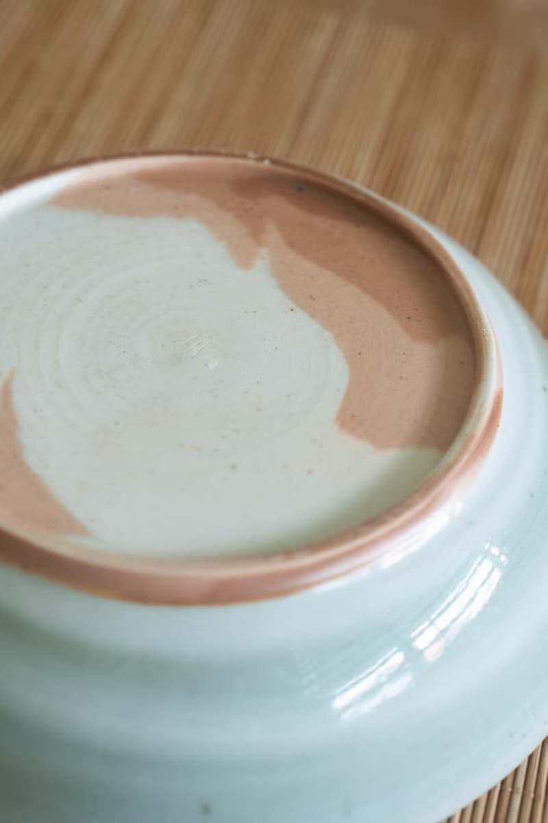 青瓷岩石紋盤子