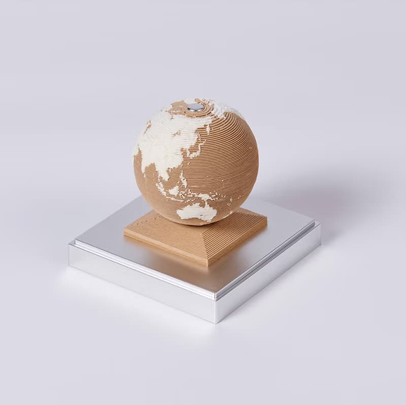 2025 3D 立體紙雕地球日曆【英文國際通用版】大地黃 - 順豐空運