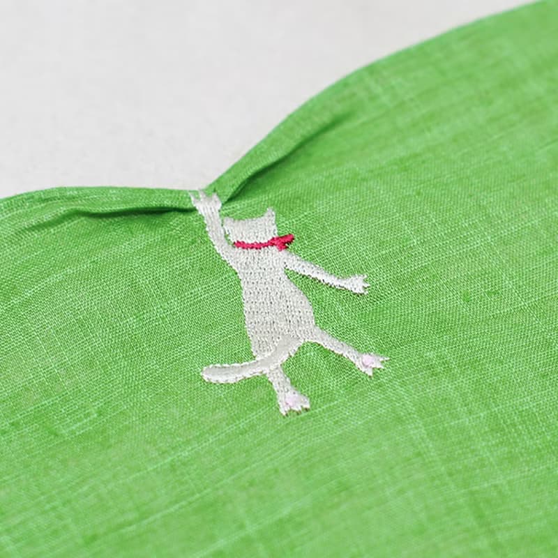 HIKKOMI 猫　グリーン　ハンカチ　41×41cm　綿50% 麻50%　日本製　ギフト