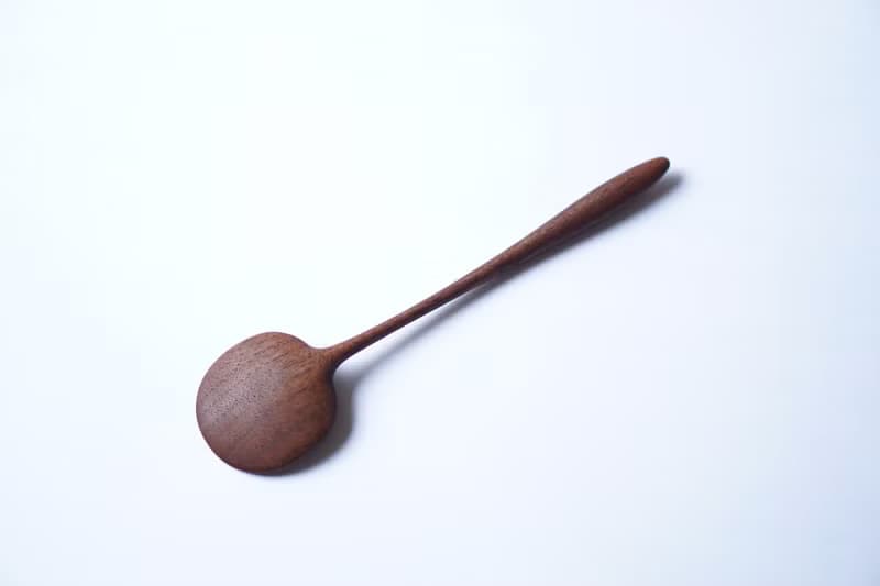 木のスープスプーン, ウォルナット
