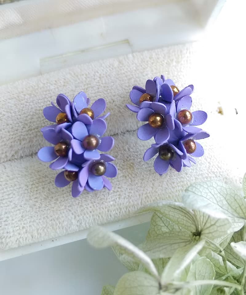 Vintage Jewelry 西洋古董飾品 C圈 立體 花簇 針式耳環