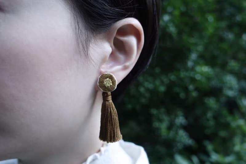 糰子花流蘇 茶褐・手工刺繡耳環