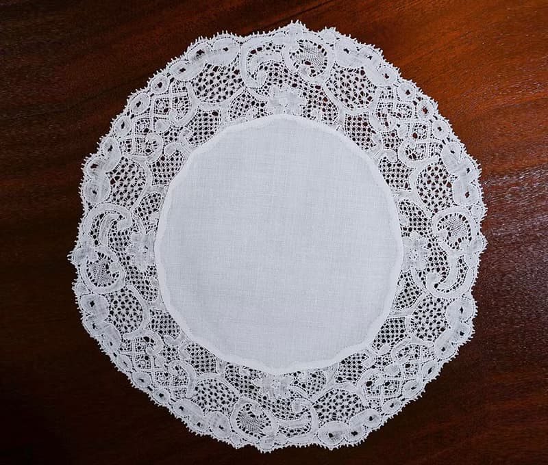 滾花邊圓形蕾絲餐墊 - 西洋古董