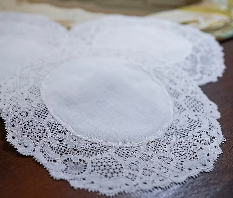 滾花邊圓形蕾絲餐墊 - 西洋古董