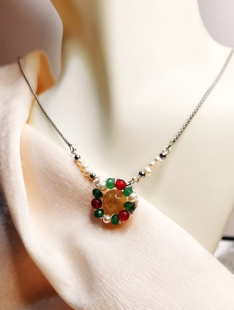 祝福槲寄生【紅紅綠綠】-金髮晶 東菱玉 紅瑪瑙 金屬線編織項鍊