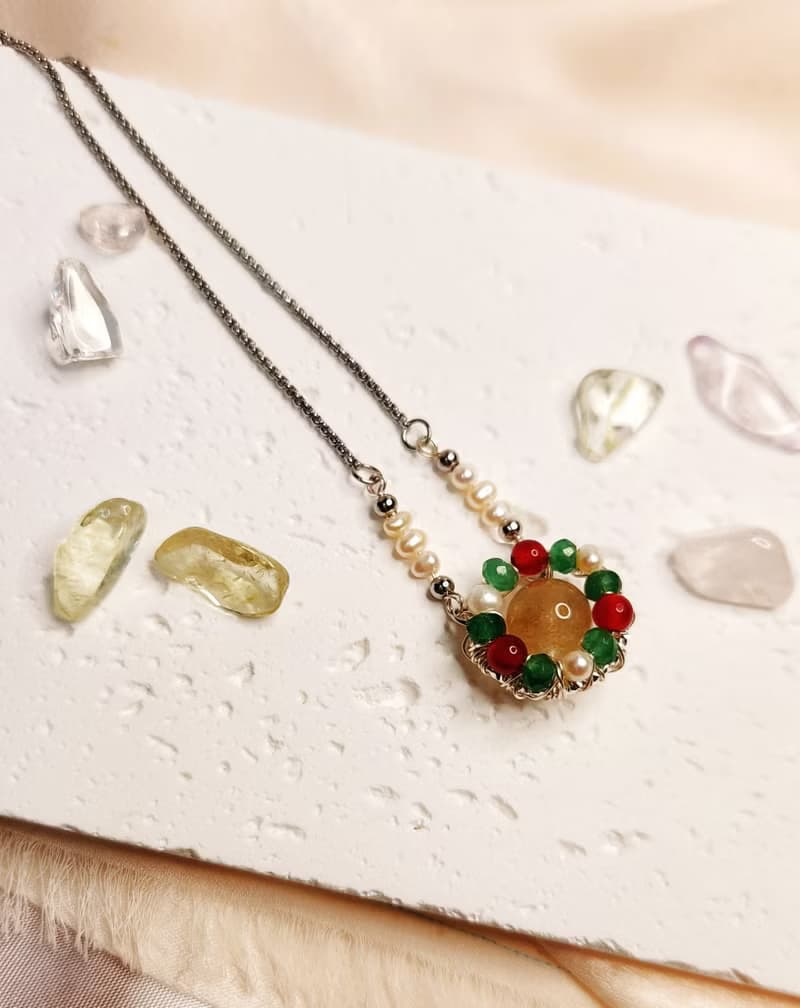 祝福槲寄生【紅紅綠綠】-金髮晶 東菱玉 紅瑪瑙 金屬線編織項鍊