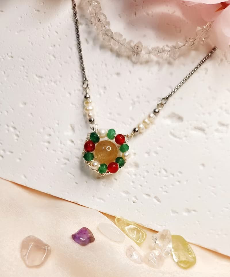 祝福槲寄生【紅紅綠綠】-金髮晶 東菱玉 紅瑪瑙 金屬線編織項鍊