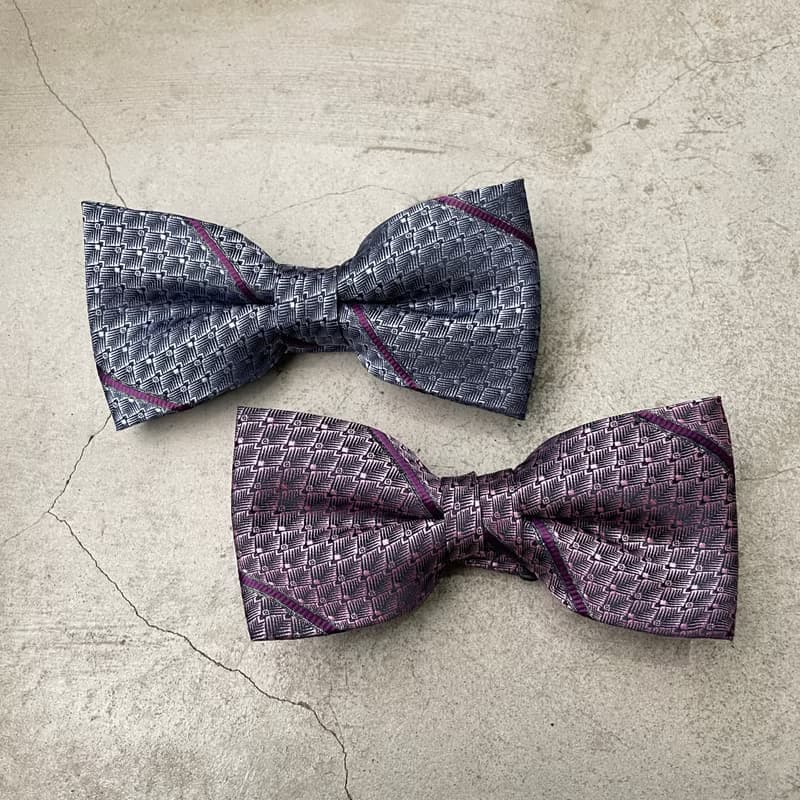 菱格彩帶藍領結