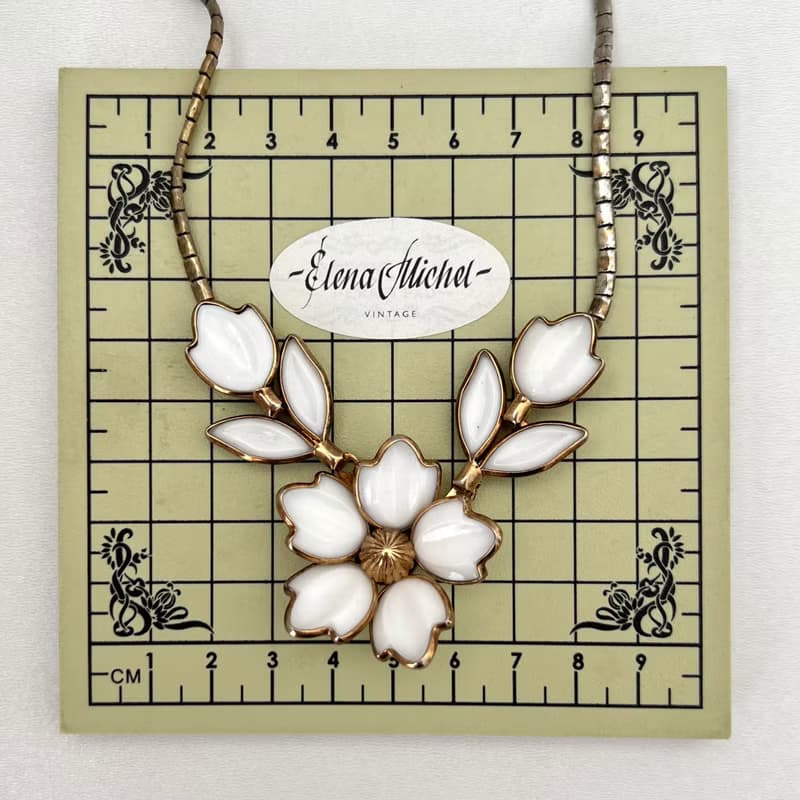 RARE! Crown Trifari Antique White Glass Flower Dogwood Rose Necklace signed 1950