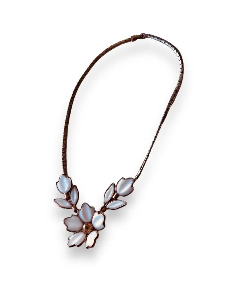 RARE! Crown Trifari Antique White Glass Flower Dogwood Rose Necklace signed 1950