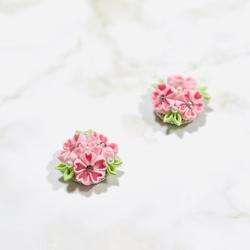 【大人可愛い】桜のピアス　華やか ピンクの桜    桜　桜咲く　イヤリング