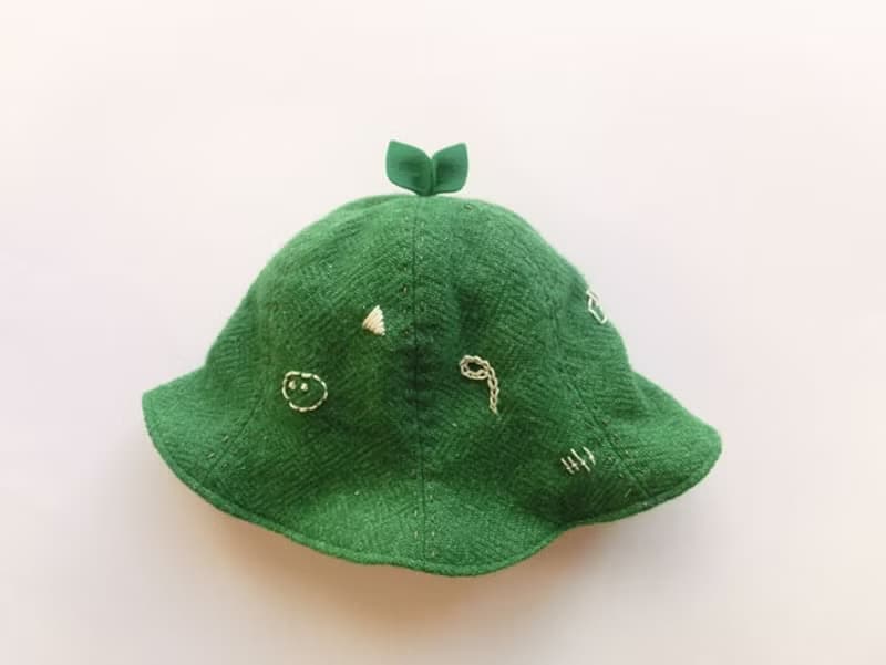 Grow Up! Wool Leaf Hat / Leaves & Nutrients (Green)