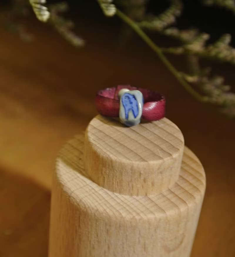 【 T - C 】戒指 皮革 牛皮 日本白瓷 瓷器  限量 自然釉色 無限看不膩色調 攝氏1350高溫燒製