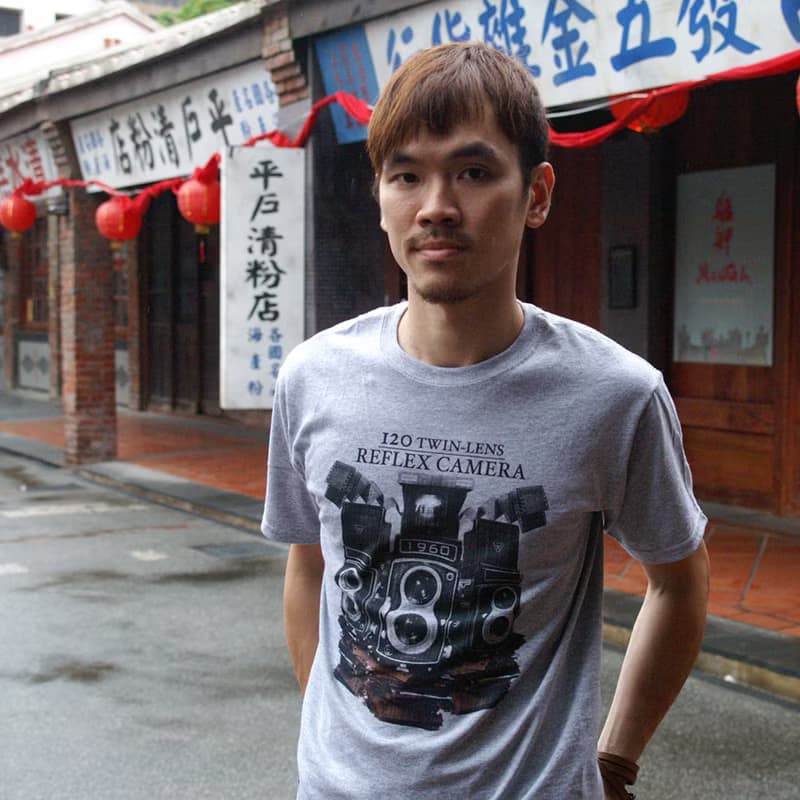 【絕版特惠】復古T-shirt-牡丹相機(中麻灰色)