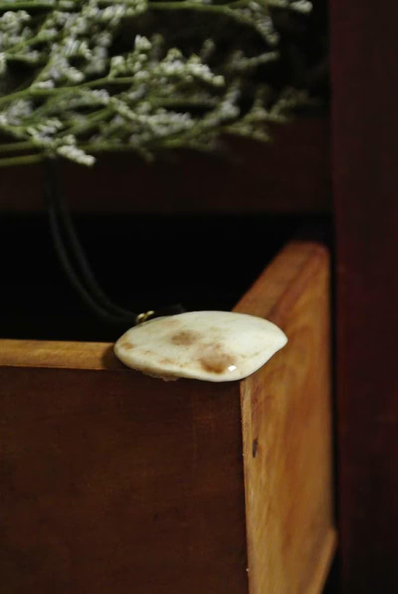 【 T - C 】項鍊 日本白瓷 瓷器  限量 自然釉色 無限看不膩色調 攝氏1350高溫燒製