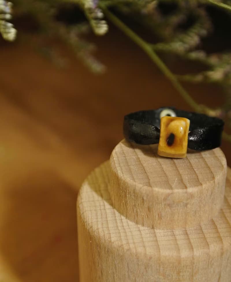 【 T - C 】戒指 皮革 牛皮 日本白瓷 瓷器  限量 自然釉色 無限看不膩色調 攝氏1350高溫燒製