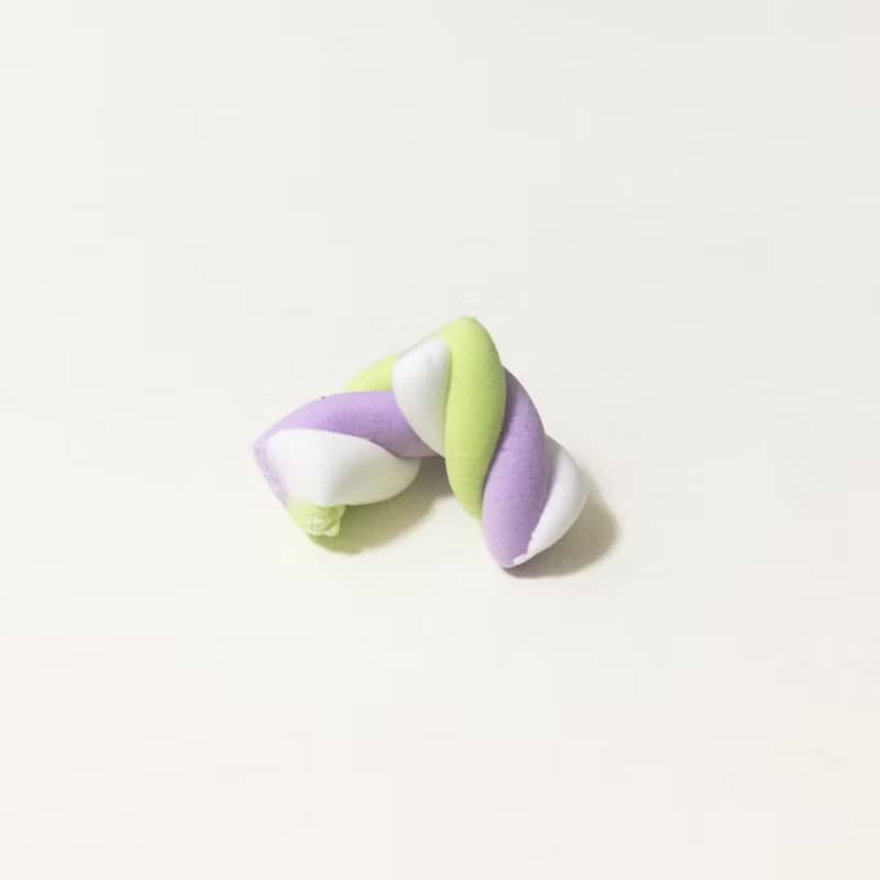 ~~mini 聖誕新品上市~~棉花糖耳環組(2個一組) (可改耳夾式) ((滿600隨機送神秘小禮物))