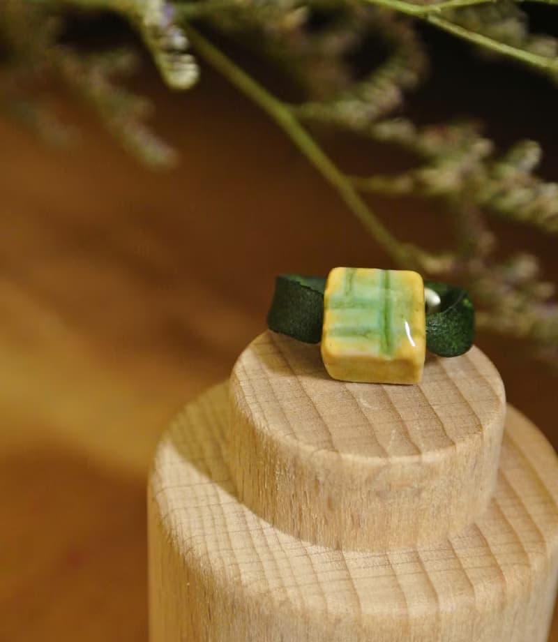 【 T -C 】戒指 皮革 牛皮 日本白瓷 瓷器  限量 自然釉色 無限看不膩色調 攝氏1350高溫燒製