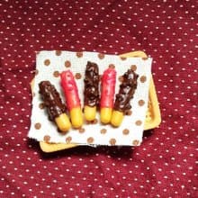 QQ的巧克力草莓棒棒耳環組(可改耳夾式) ((滿600隨機送神秘小禮物))