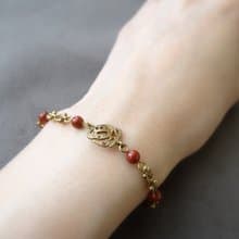 紅碧玉 紅磚石 古典玫瑰花 黃銅手鍊 | 搖擺玫瑰