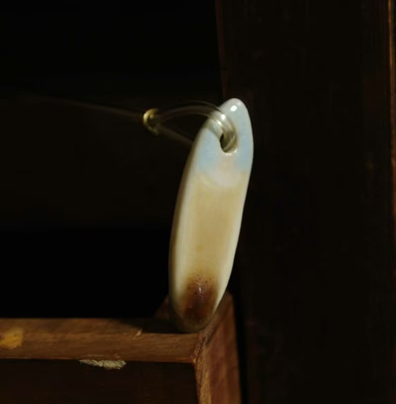 【 T - C 】項鍊 日本白瓷 瓷器  限量 自然釉色 無限看不膩色調 攝氏1350高溫燒製