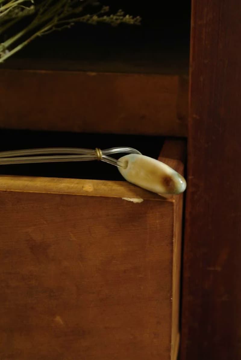 【 T - C 】項鍊 日本白瓷 瓷器  限量 自然釉色 無限看不膩色調 攝氏1350高溫燒製